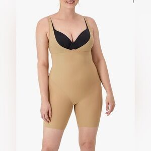 NEW Maidenform Shapewear Bodysuit Slim Tummy Control S
